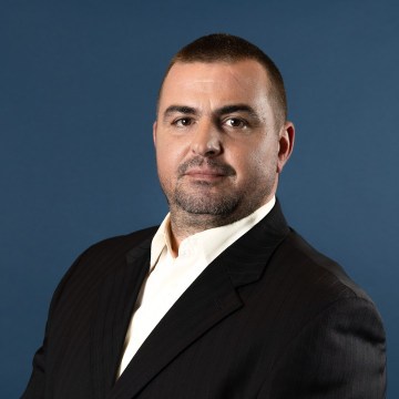 
                    Nádudvary
                    Gábor
                    